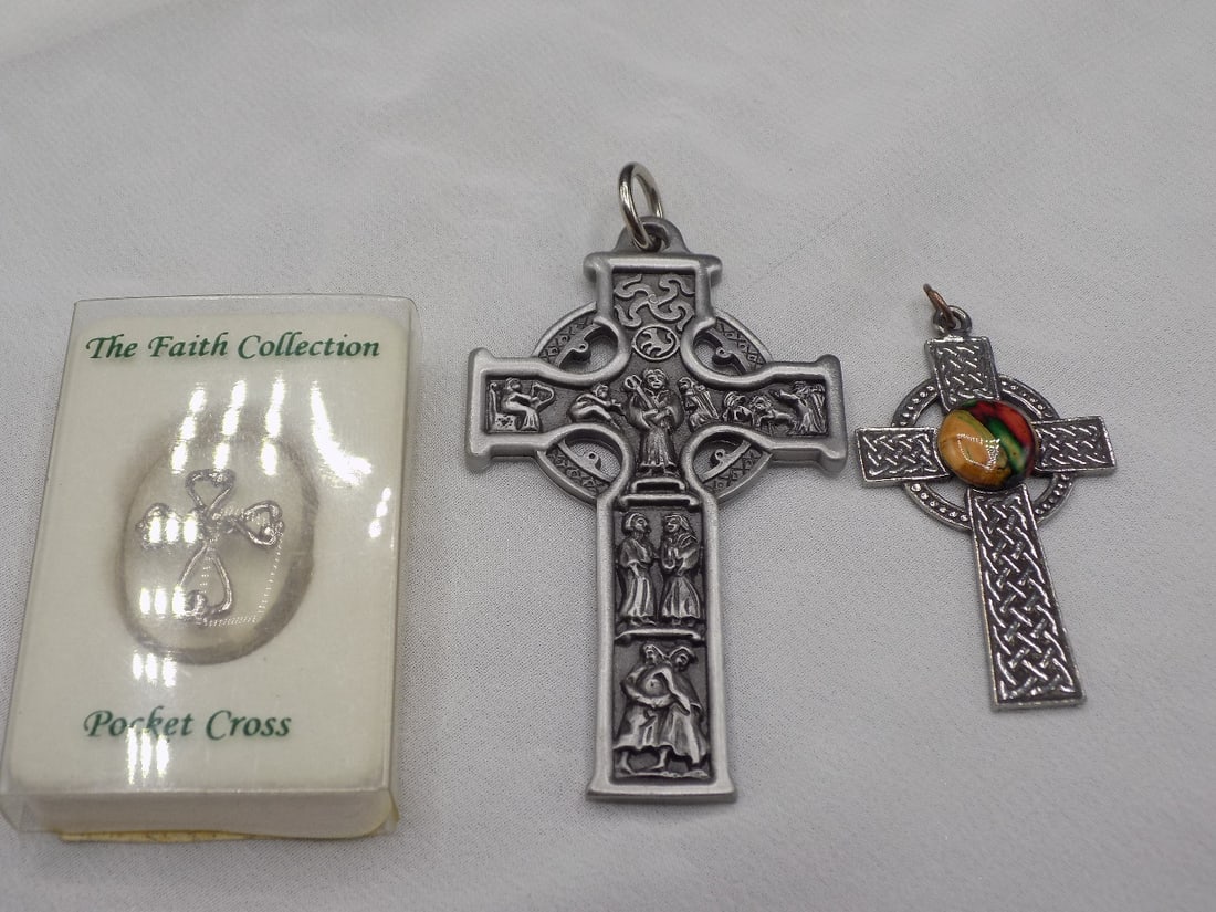 Three ornate vintage crosses (1 of 5)