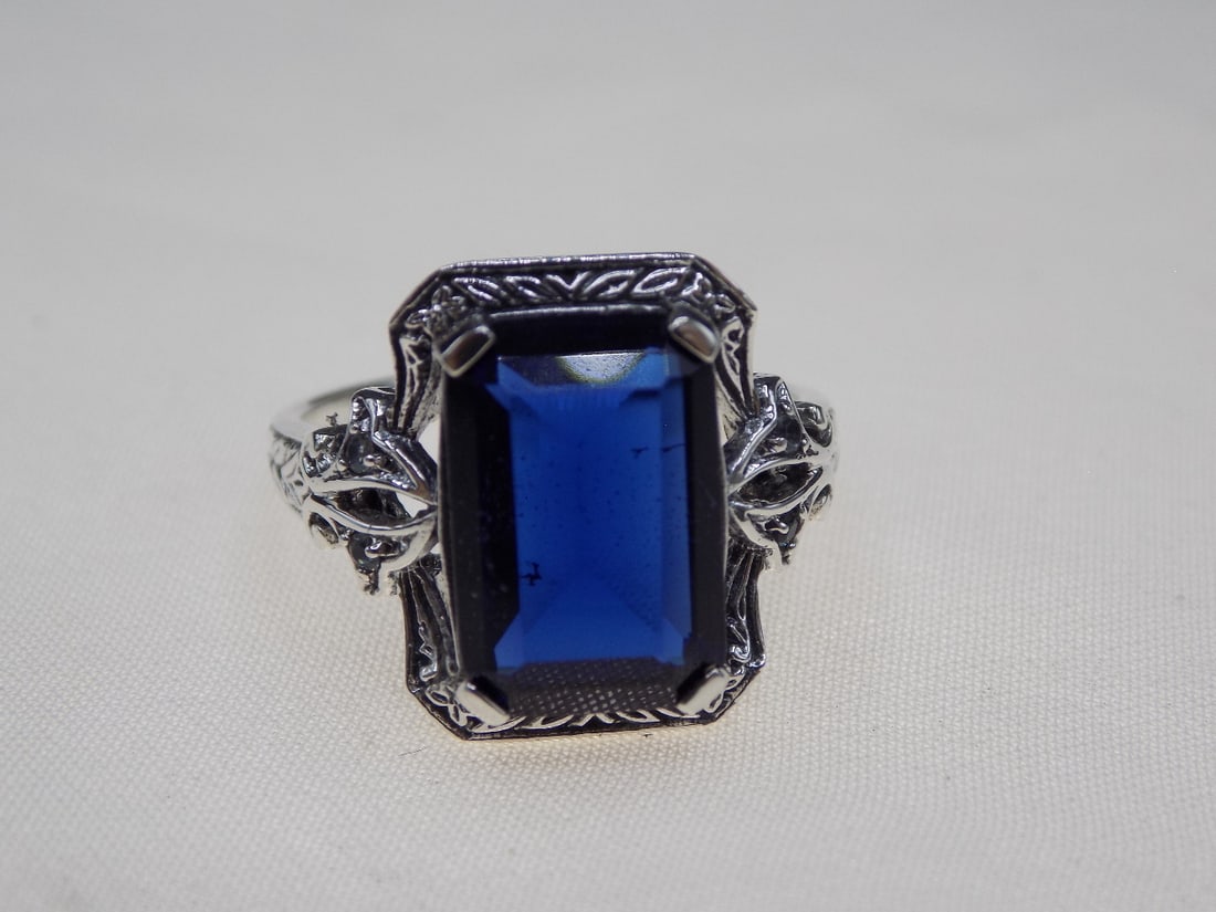 Beautiful 4 ct sapphire sterling silver ring (1 of 5)