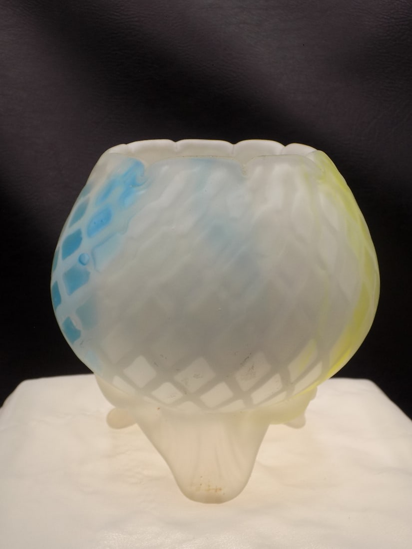 Antique diamond quilted satin glass art glass footed bowl (1 of 8)