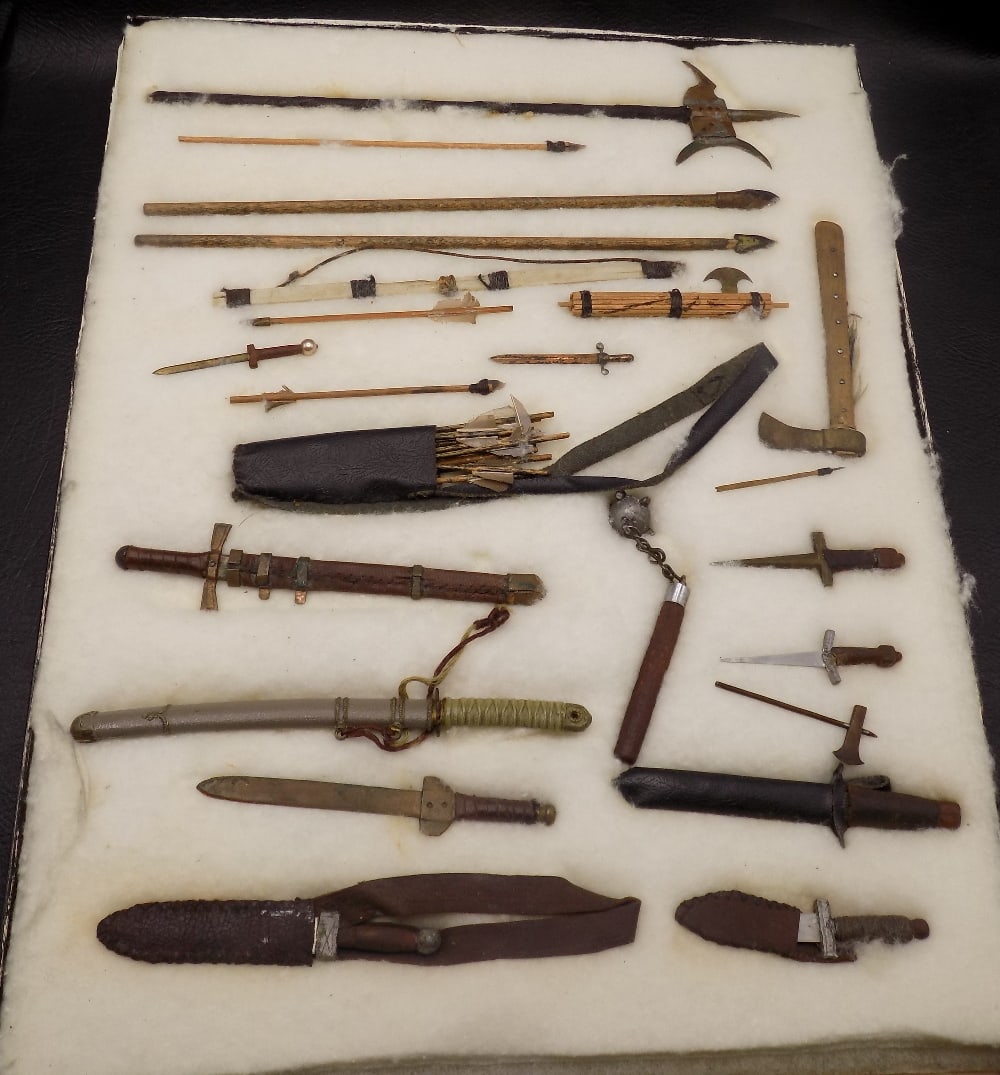 Great collection of miniature weapons (1 of 8)