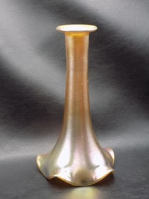 Unusual vintage Steuben iridescent art glass lamp shade