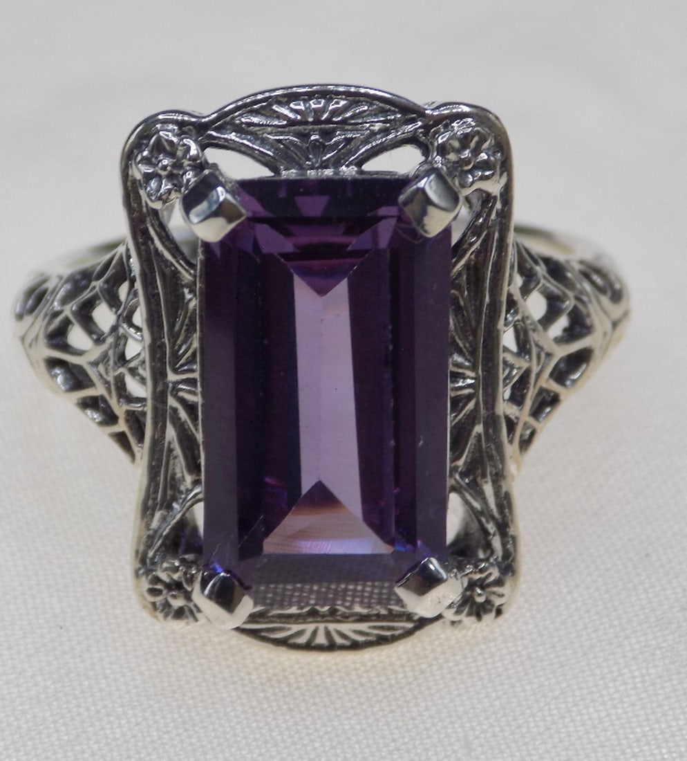 Beautiful 10 ct alexandrite sterling silver ring (1 of 5)