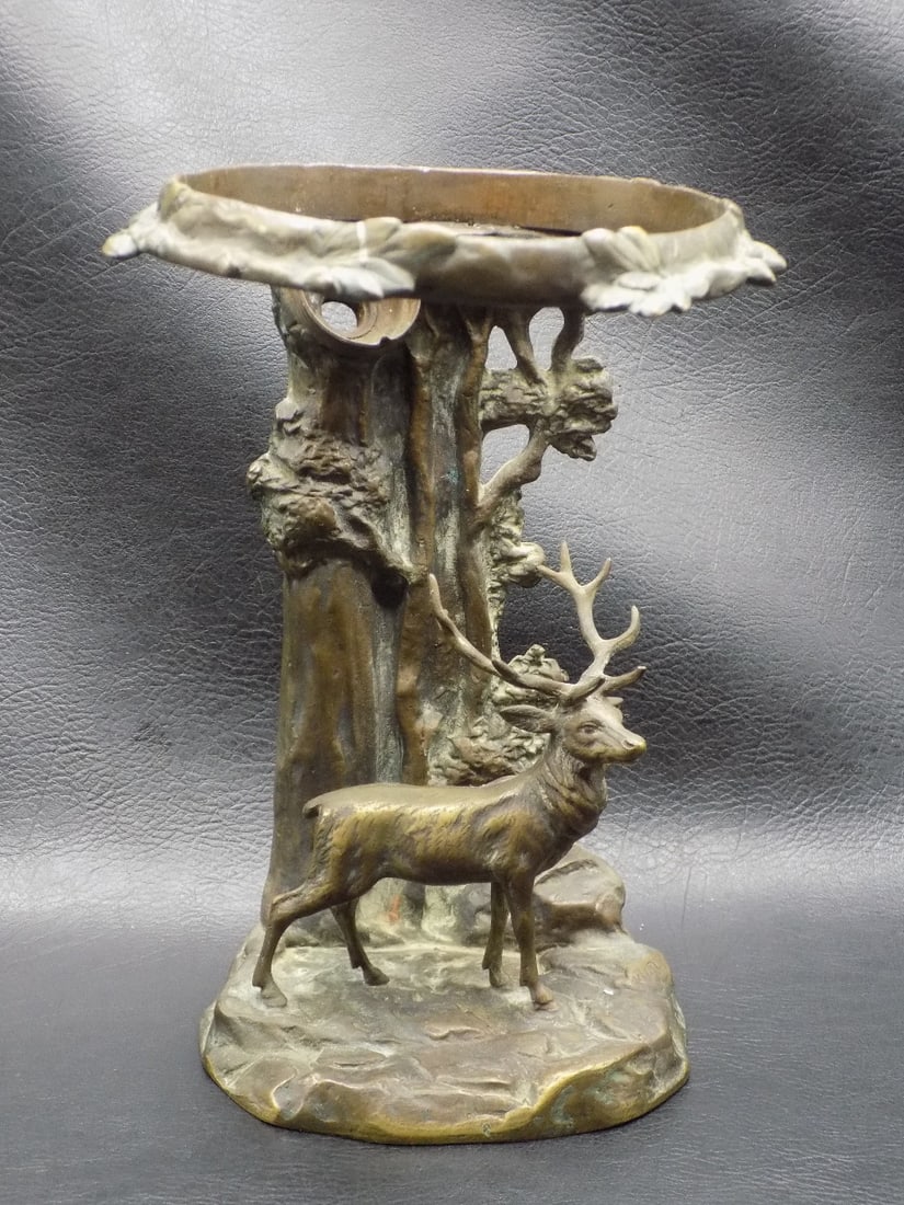 Antique bronze figural deer lamp base: Antique bronze figural deer lamp base. Original patina. Signed on base Klar as shown in photo. Will need wiring. In very good original as found condition. Great quality and detail. 7 ½ inches t