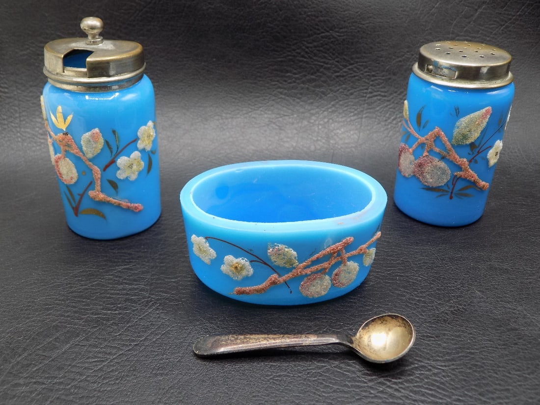 Antique coraline decorated Mt. Washington three piece blue condiment set with spoon (1 of 10)