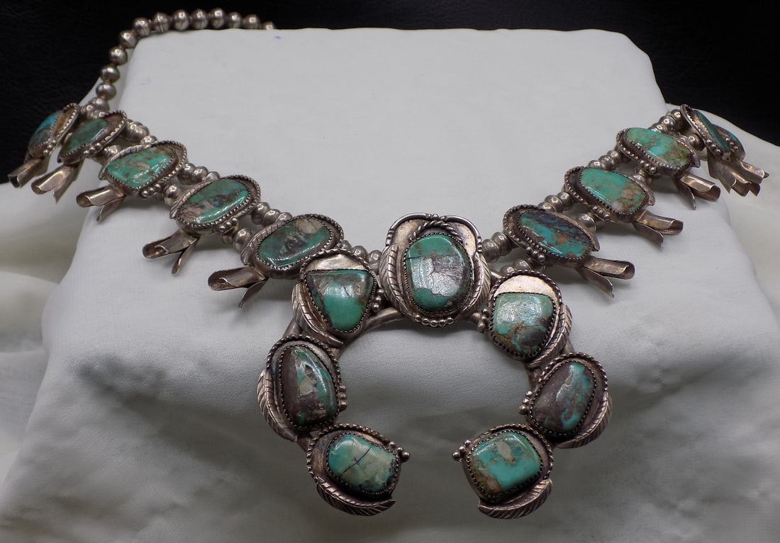 Beautiful vintage Native American Indian turquoise and silver squash blossom (1 of 11)