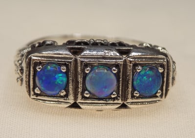 Beautiful 2 cwt blue fire opal sterling silver ring