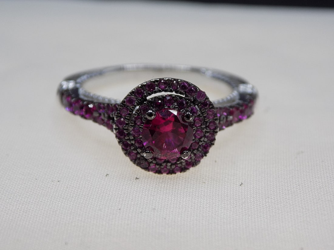 Beautiful 2 cwt ruby sterling silver ring (1 of 7)