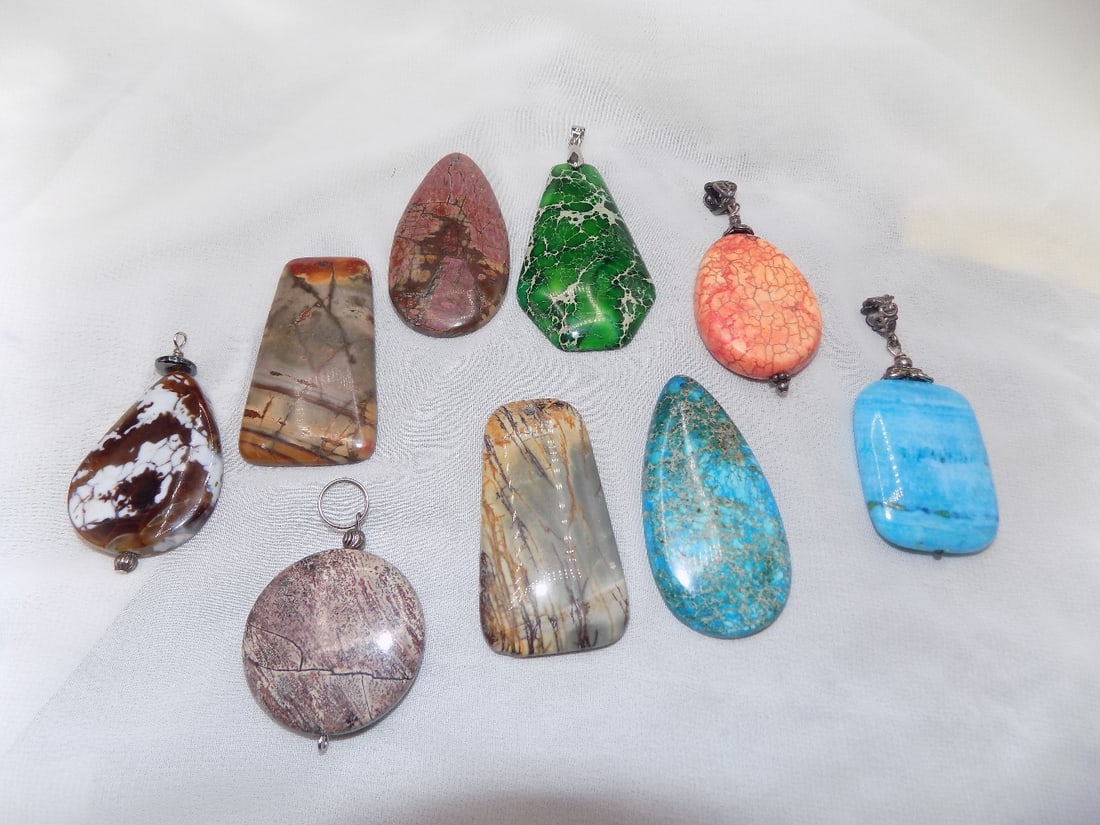 Collection of semiprecious stone pendants (1 of 5)