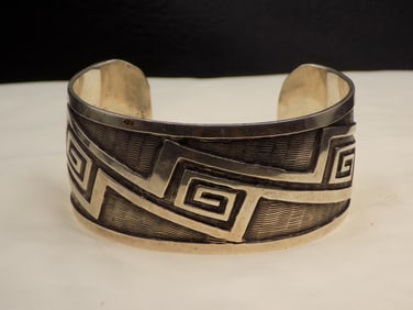 Vintage Native American Indian style sterling silver bracelet