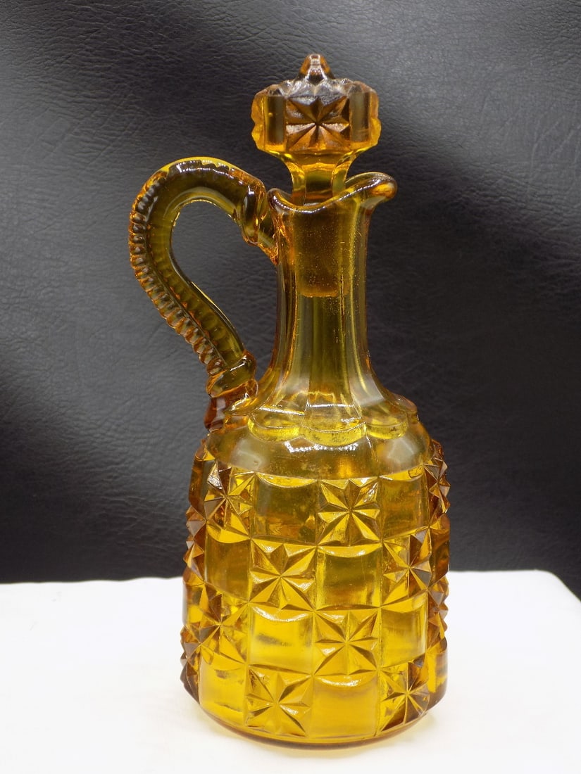 Early American pattern glass amber cruet (1 of 8)