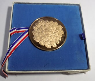 The Franklin Mint Bicentennial Medal Sculptured by Gilroy Roberts.