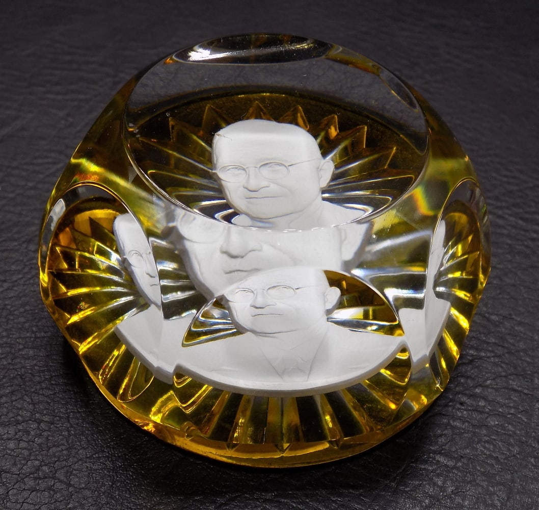 Vintage Baccarat sulphide paper weight President Truman (1 of 6)