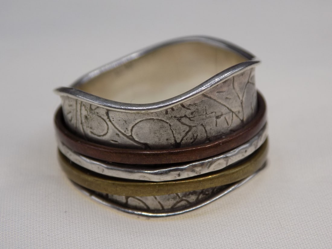 Vintage sterling silver three tone Kensington spinner ring (1 of 3)