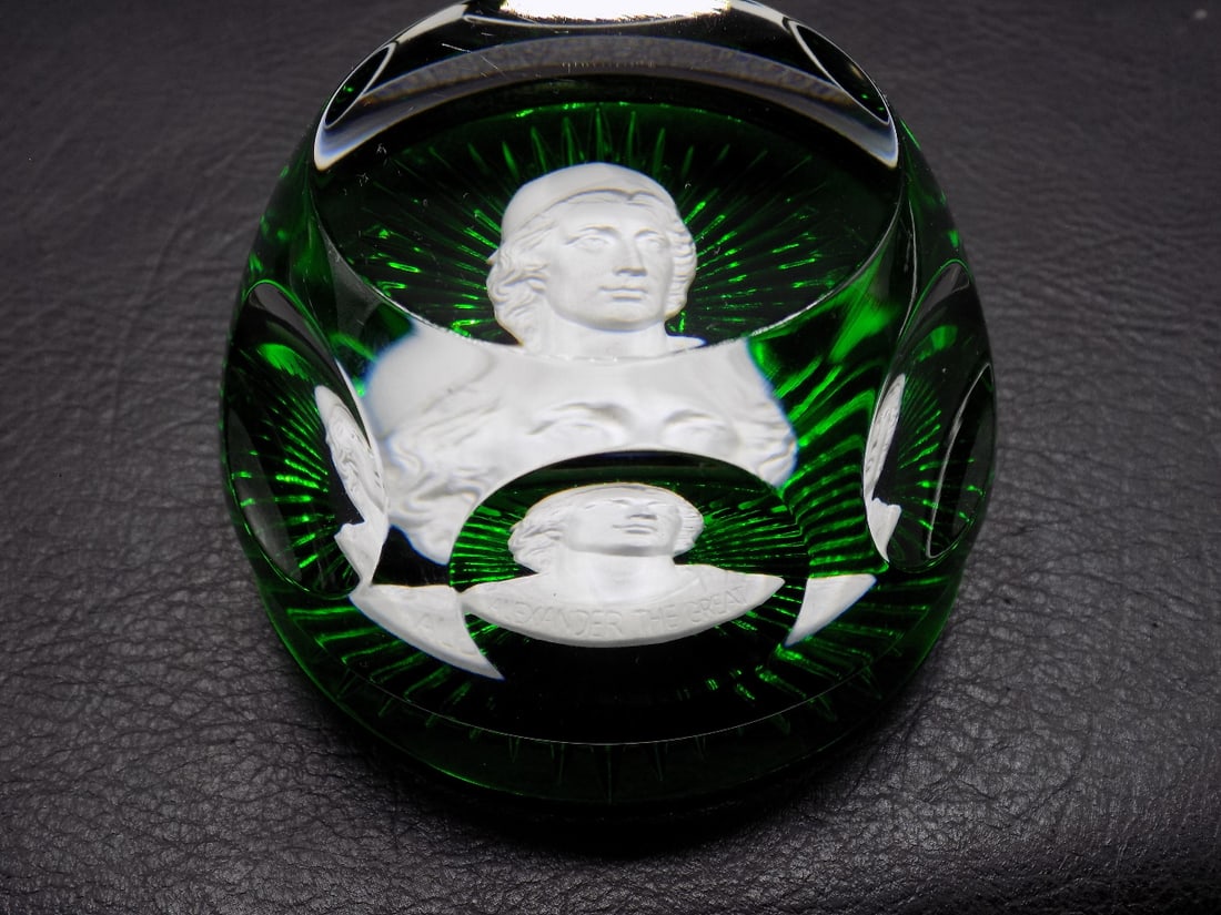 Vintage Franklin Mint Baccarat sulphide paperweight Alexander the Great (1 of 5)