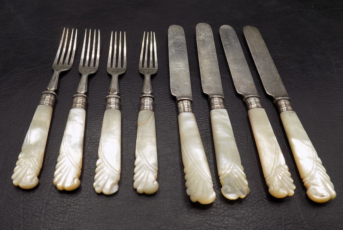 Fine set of 8 mother of pearl fish set. (1 of 5)