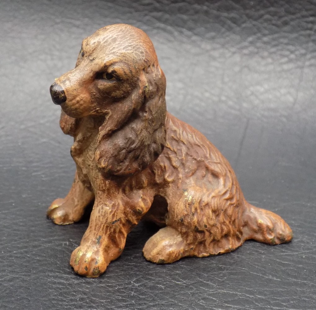 Vintage Vienna bronze dog by Bergman: Vintage Vienna bronze dog by Bergman. No marking. In very good original as found condition. Great quality and detail. 1 7/8 inches tall. For in house shipping, please call Mike at Thriftiques 