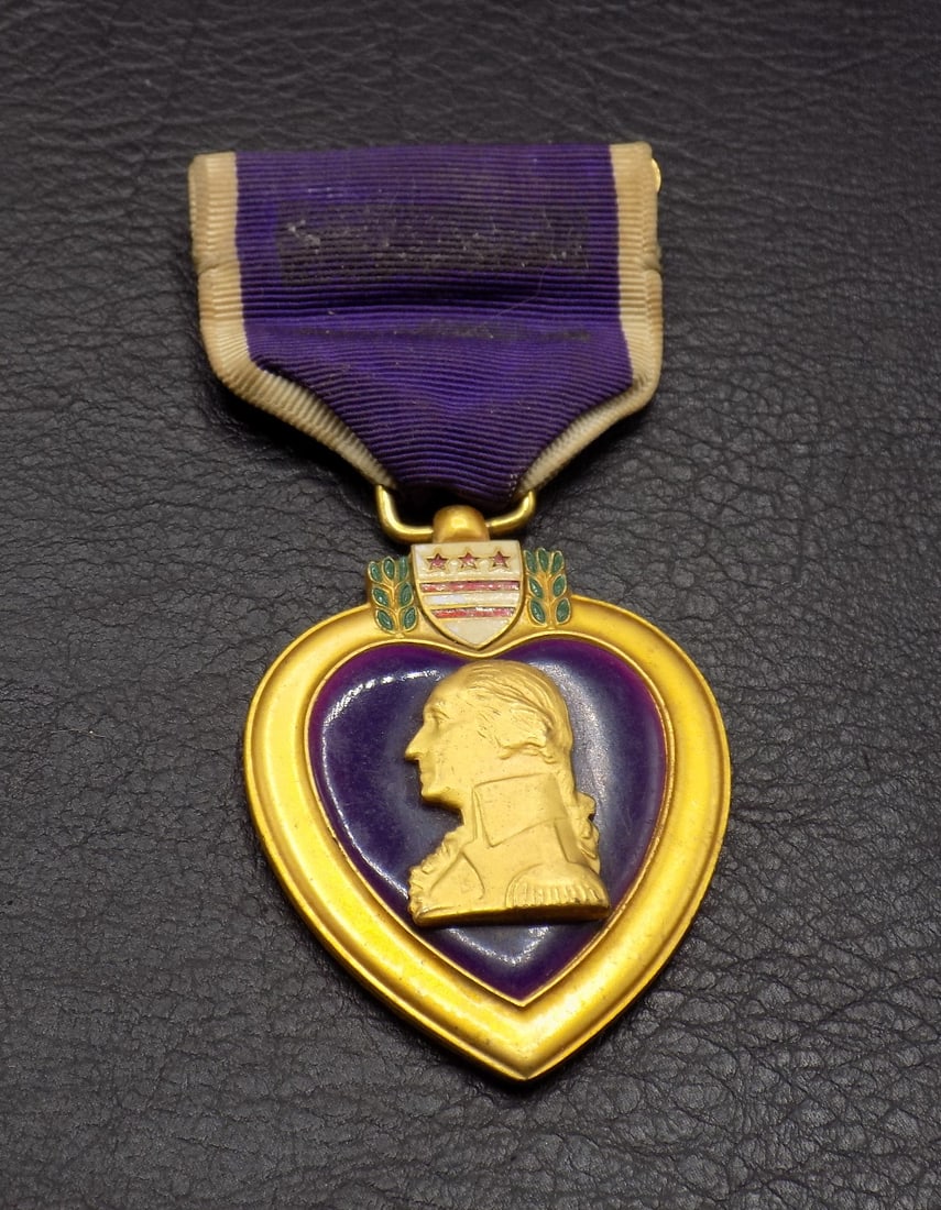 United States military WWII purple heart: United States military WWII purple heart. The oldest military decoration was established by George Washington. In very good original as found condition. Great quality and detail. Ribbon and medal