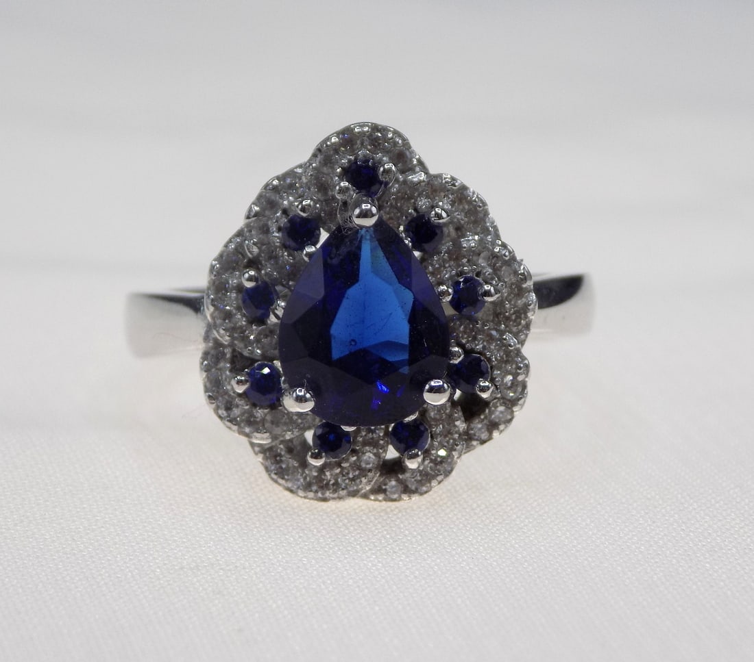 Beautiful 2 ct blue sapphire and topaz sterling silver ring (1 of 4)