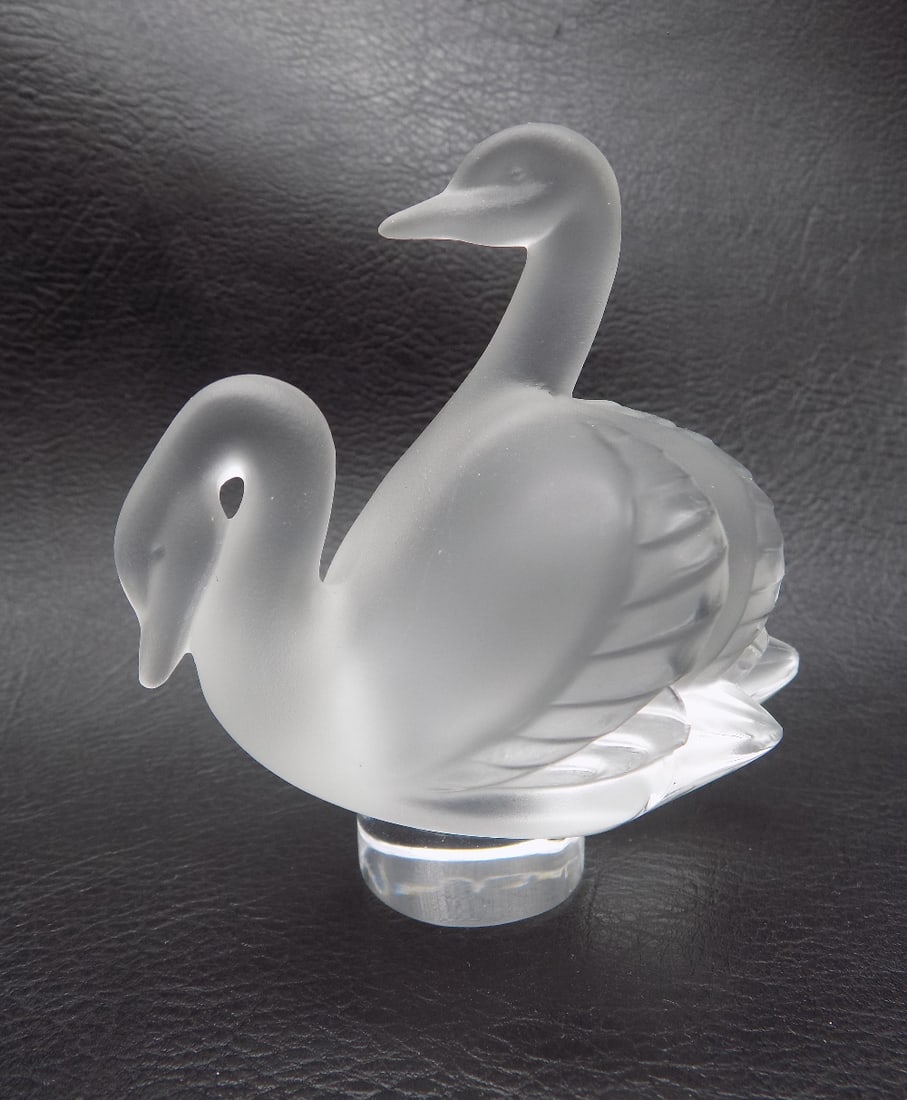 Signed Lalique art glass swans paperweight (1 of 4)