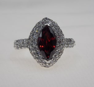 Beautiful 3 cwt fire garnet and topaz sterling silver ring.