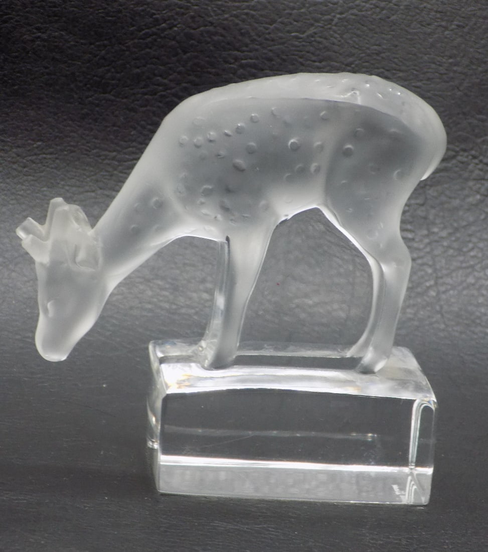 Singed Lalique art glass deer: Singed Lalique art glass deer. Marked as shown in photo. In very good original as found condition. Great quality and detail. 3 ¼ tall x 3 ¼ wide. For in house shipping, please call Mike
