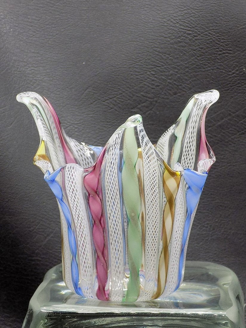 Splendid vintage Murano ribbon and latticino art glass handkerchief vase: Splendid vintage Murano ribbon and latticino art glass handkerchief vase. With gold dust. Beautiful colors. In very good original as found condition. Great quality and detail. 4 ½ inches tall.