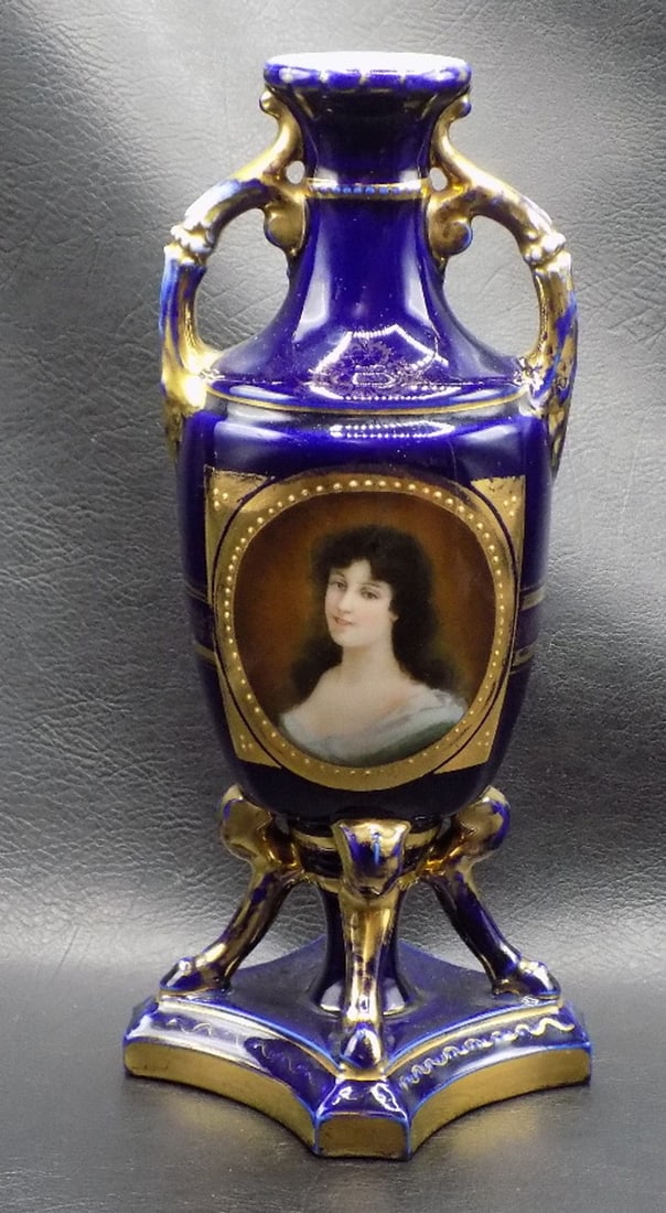 Beautiful Royal Vienna hand painted portrait vase (1 of 9)