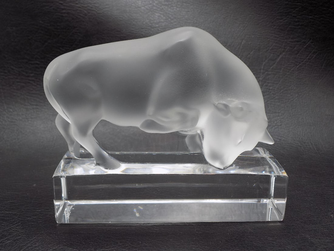 Signed Lalique art glass bull. (1 of 6)
