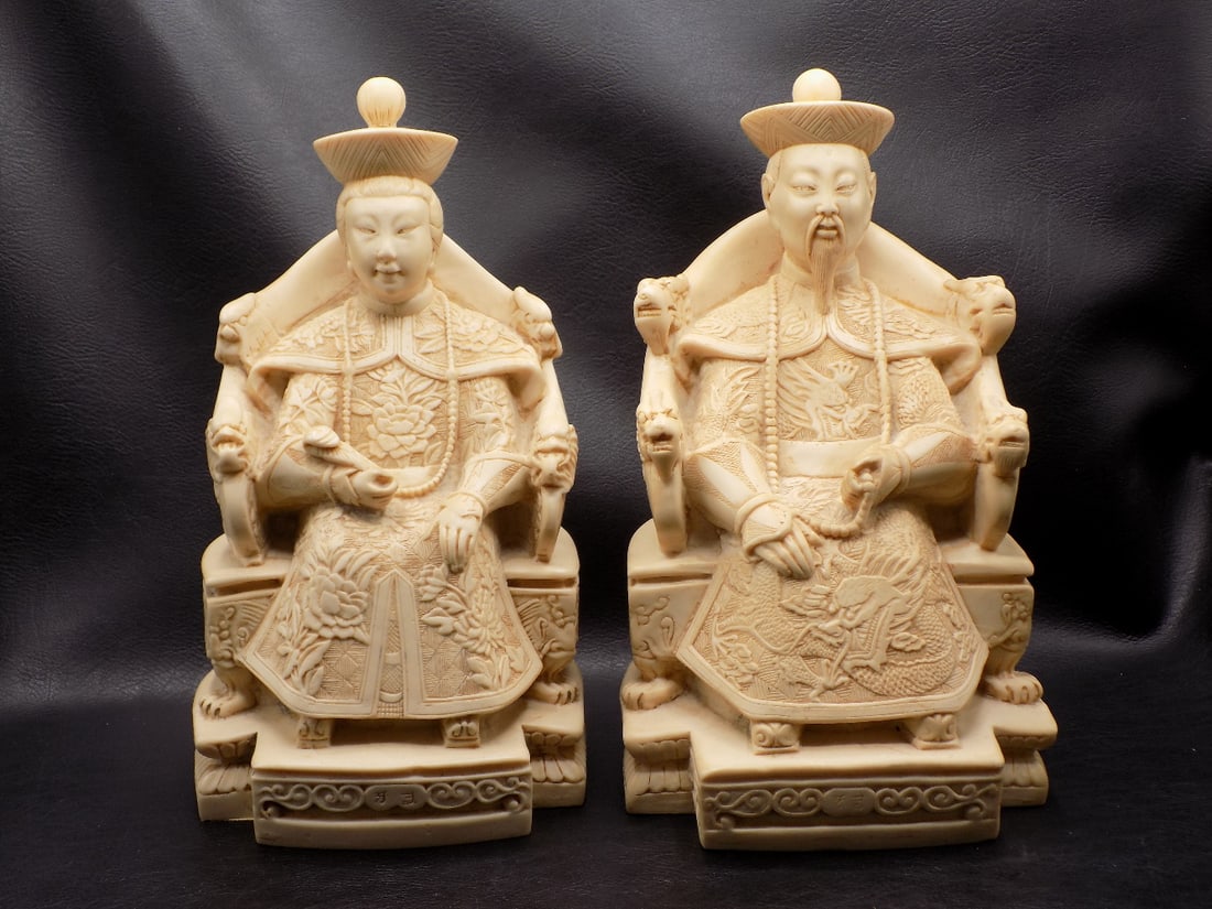 Highly decorated pair of Oriental figures (1 of 9)
