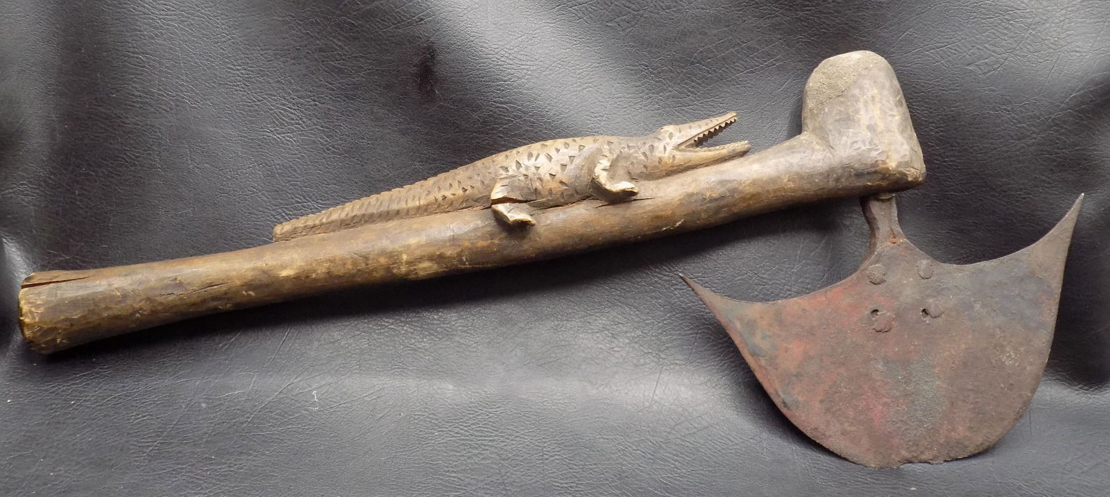 Rare antique axe with carved alligator: Rare antique axe with carved alligator. Mid 1800s. Please see photos for condition. In very good original as found condition. Great quality and detail. Total length 19 ¼ inches. Axe 7 ½