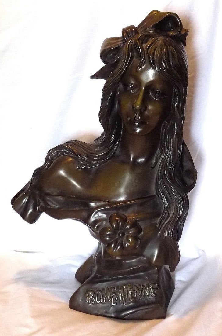 Marvelous vintage Art Nouveau bronze bust of lady. (1 of 5)