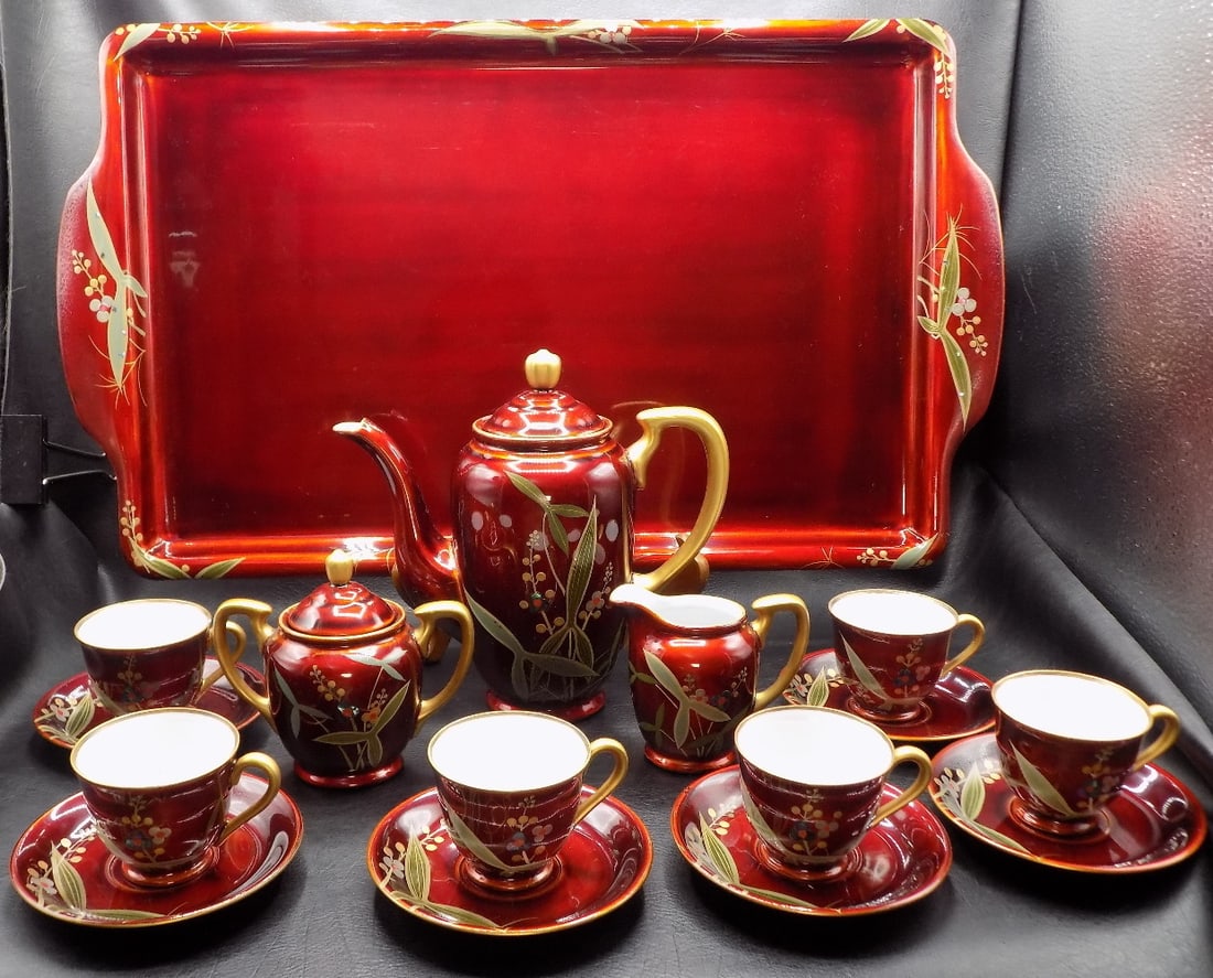 Fabulous midcentury decorated Oriental tea or coffee pot with tray: Fabulous midcentury decorated Oriental tea or coffee pot with tray. Marked on bottom as shown in photo. Beautifully decoration porcelain set. In very good original as found condition. Great