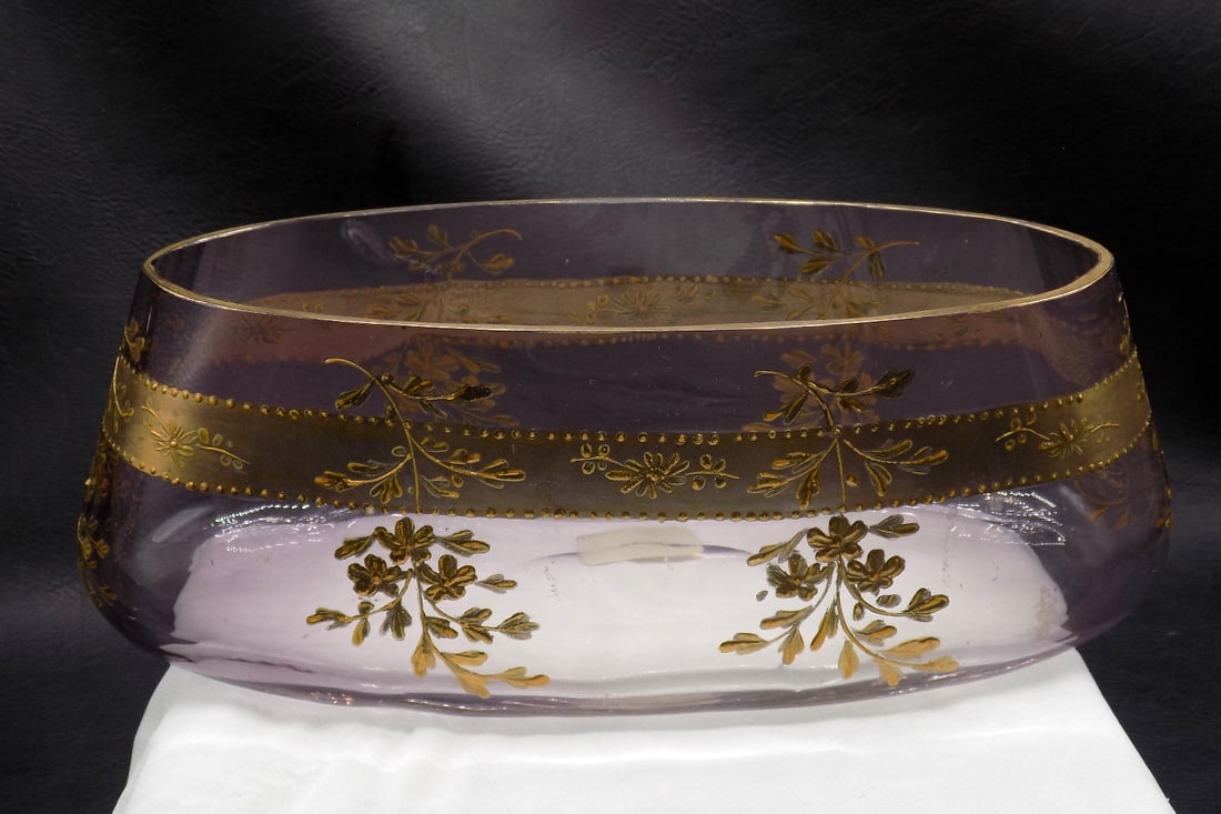 Antique signed Moser Carlsbad art glass bowl: Antique signed Moser Carlsbad art glass bowl. Signed as shown in photo. Beautiful gold enamel decoration. In very good original as found condition. Great quality and detail. 9 5/8 x 4 ¼