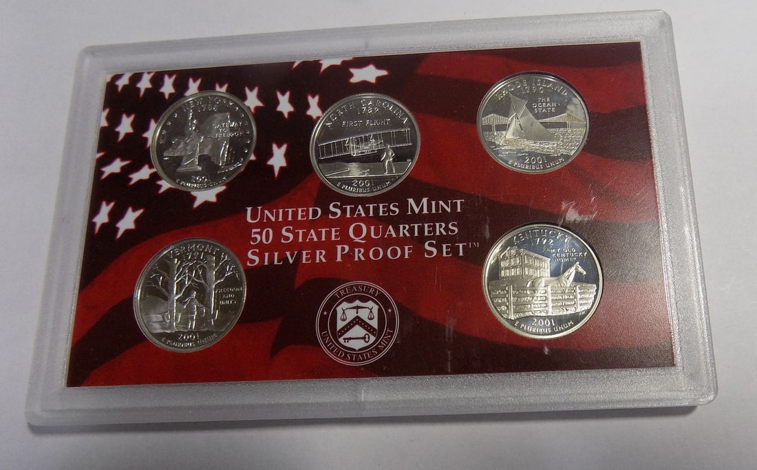 2001 United states mint silver proof set 50 state quarters. 90 % silver (1 of 2)