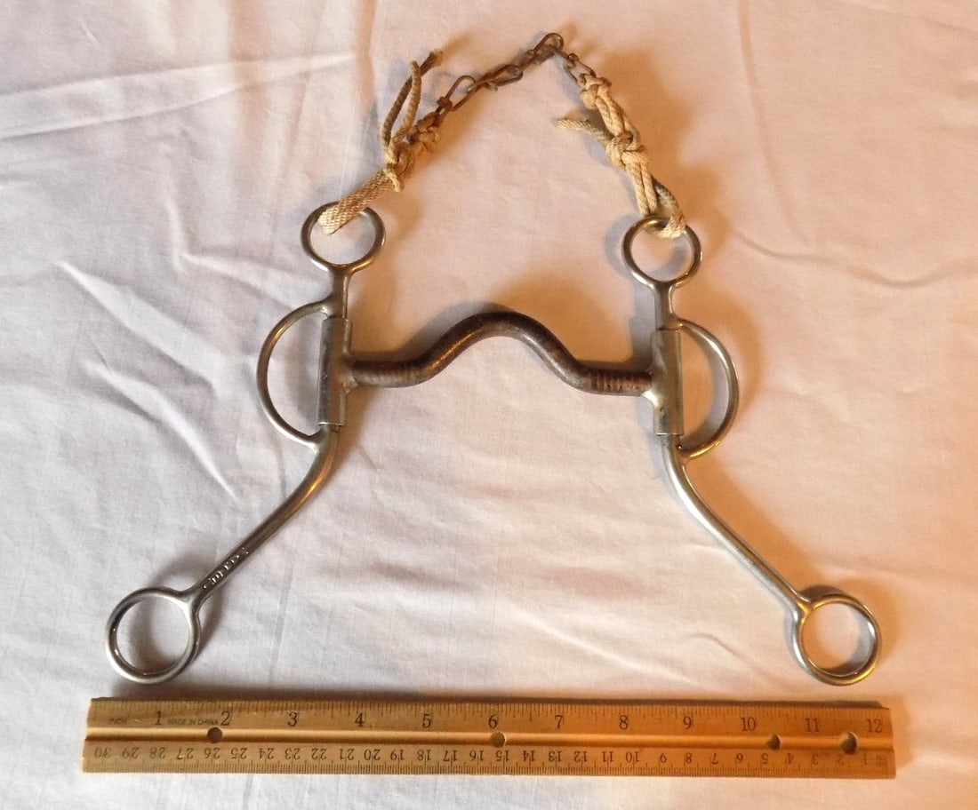 Signed antique horse bit: Signed antique horse bit. A WWI Cavalry Artillery. Marked Maheu as shown in photo. See ruler in photo for size. Please see photos. In very good original as found condition. Great quality and detail. F