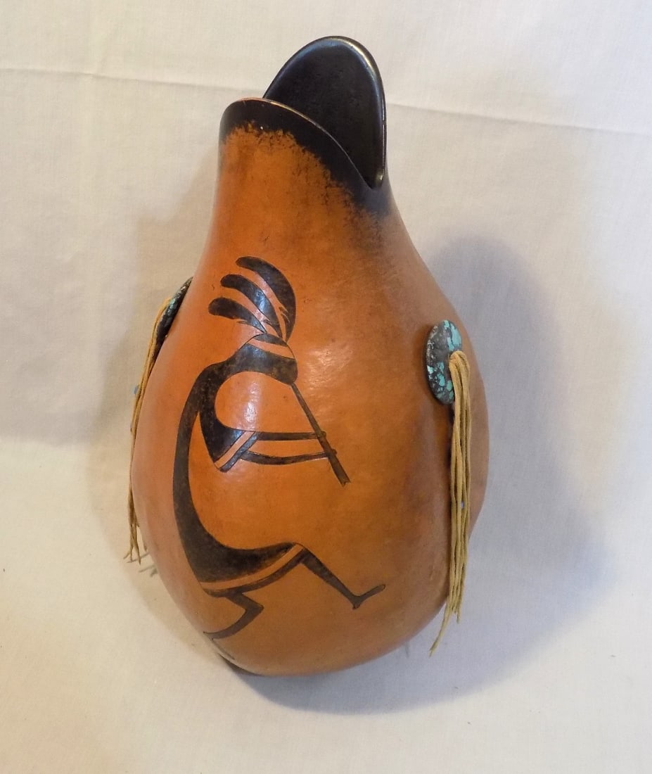 Vintage Native American Indian decorated gourde vase: Vintage Native American Indian decorated gourde vase. Artist signed on bottom as shown in photo D R Nance Silver City N. M. Beautiful colors. In very good original as found condition. Great quality an