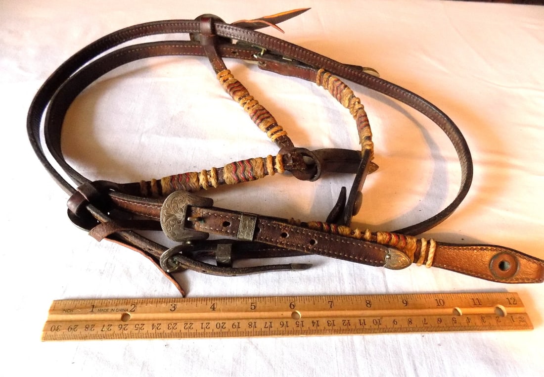 Fancy antique engraved silver mounted bridle: Fancy antique engraved silver mounted bridle. Marked on buckle as shown in photo. Please see photos with ruler for size. In very good original as found condition. Great quality and detail. For in hous