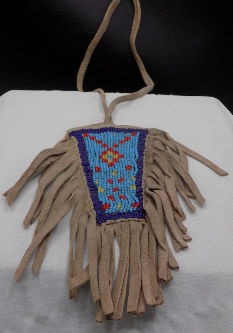 Native American Indian strike a light beaded bag (1 of 4)