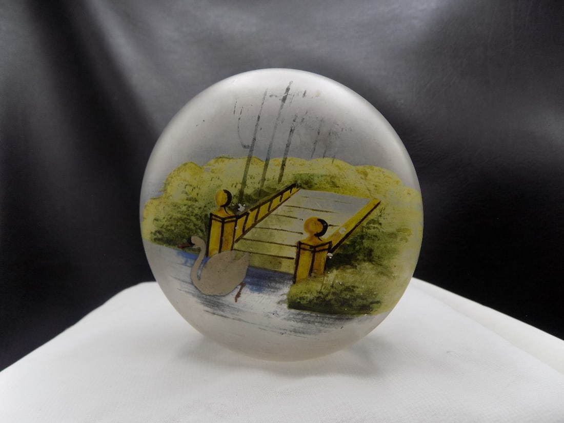 Antique hand decorated jewelry or trinket box: Antique hand decorated jewelry or trinket box. Beautiful colors. In very good original as found condition. Great quality and detail. 2 ¼ inches tall x 4 inches wide. For in house shipping, plea