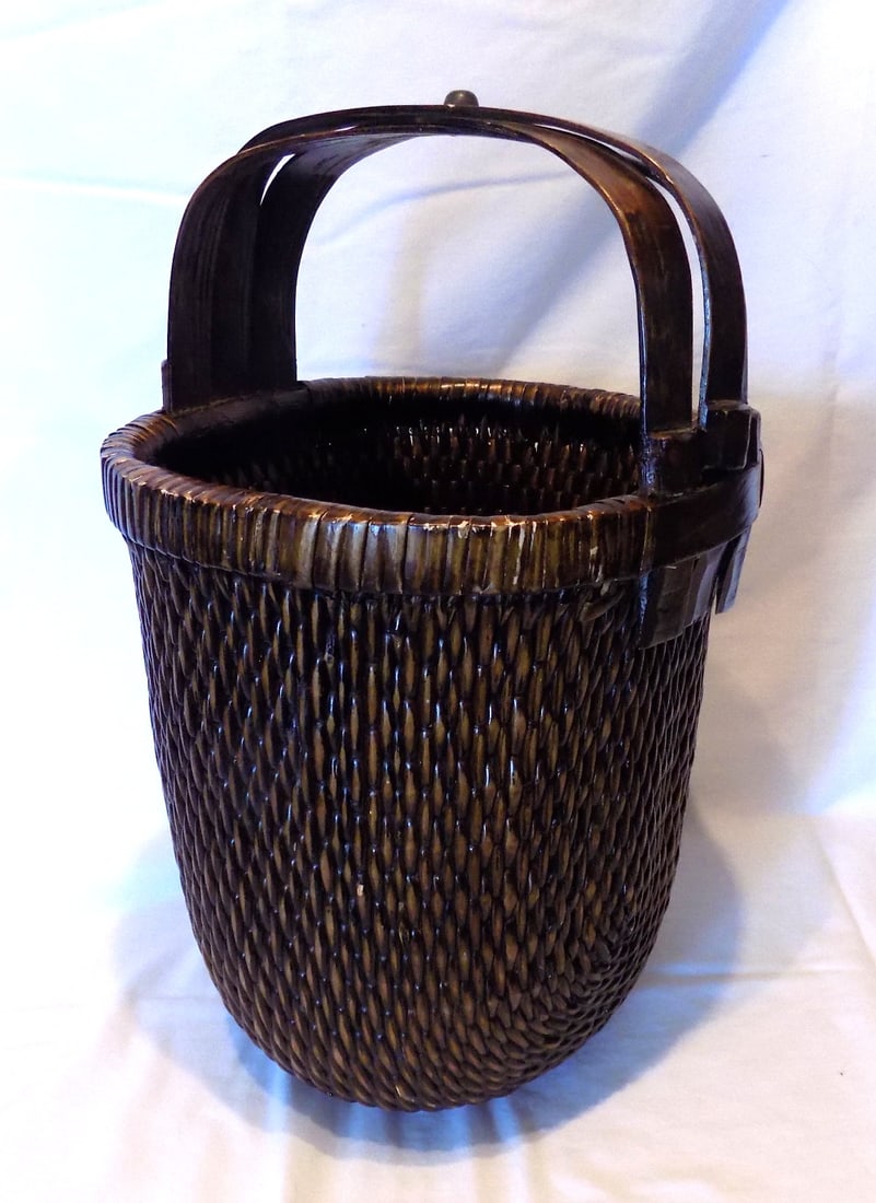 Chinese handwoven gathering or fisherman’s basket (1 of 5)