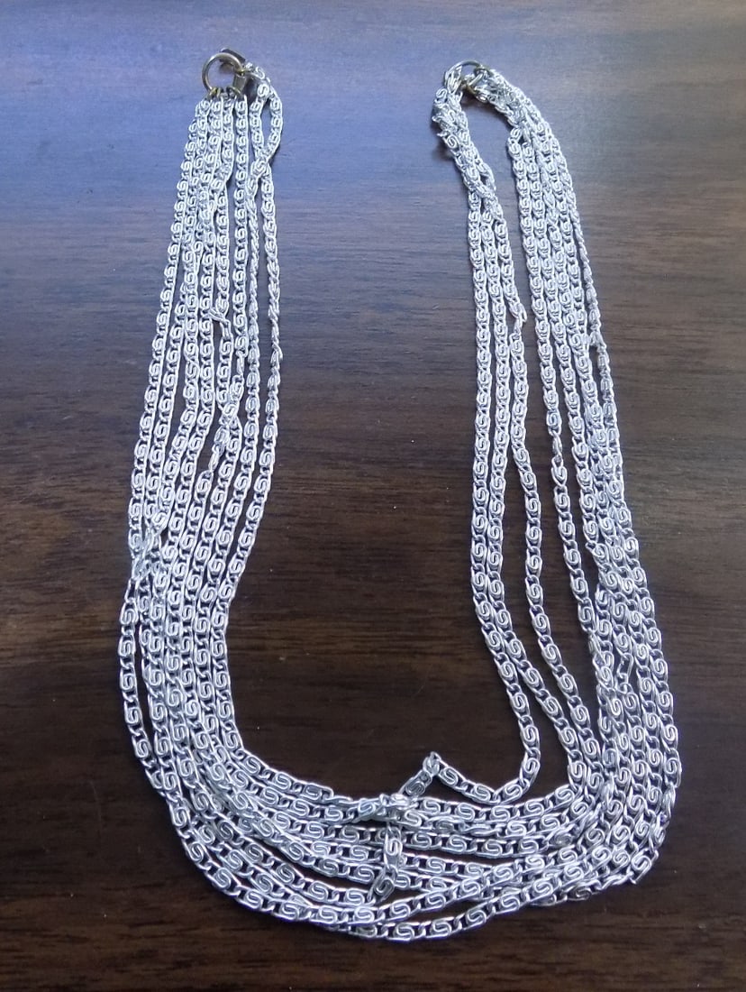 Vintage necklace. 15 ½ inches long.: Vintage necklace. 15 ½ inches long. In very good original as found condition. Great quality and detail. Longest is 11 ¼ inches long. For in house shipping, please call Mike at Thriftique