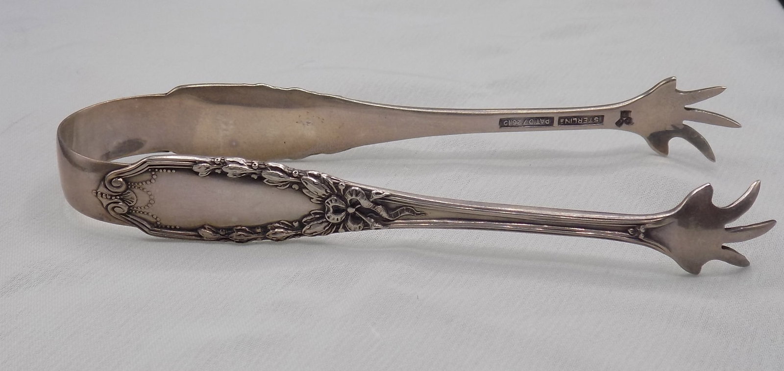 Fine vintage sterling silver sugar tongs (1 of 5)