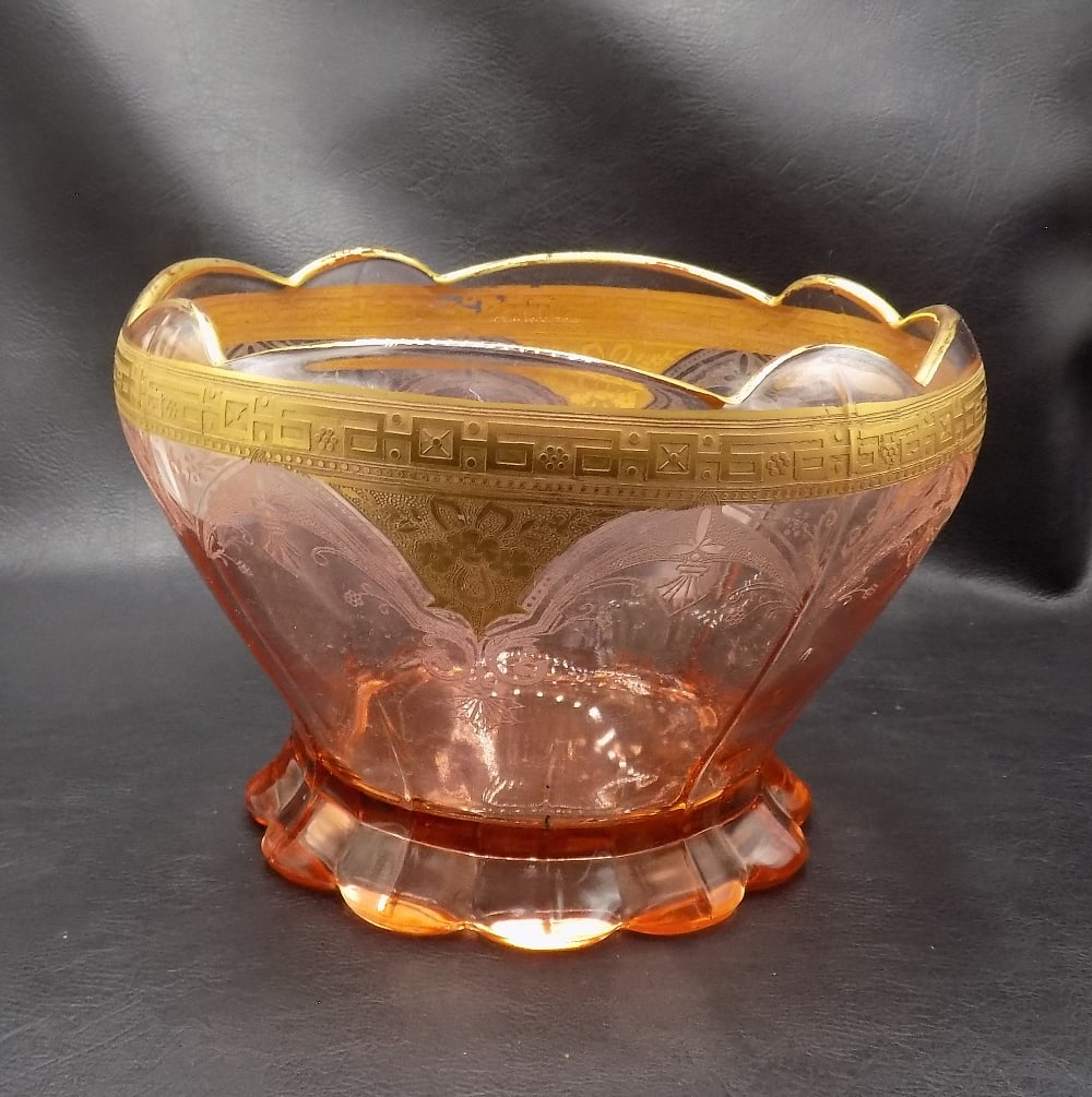 Vintage pink with gold decoration art glass bowl: Vintage pink with gold decoration art glass bowl. Etched design in pink panels. No maker markings. Beautiful colors. In very good original as found condition. Great quality and detail. White lines or 