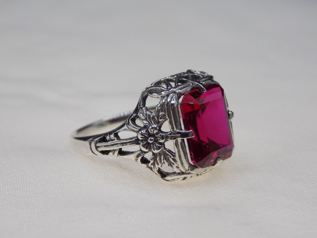 Beautiful 6 ct ruby sterling silver ring. Lab created ruby - 2