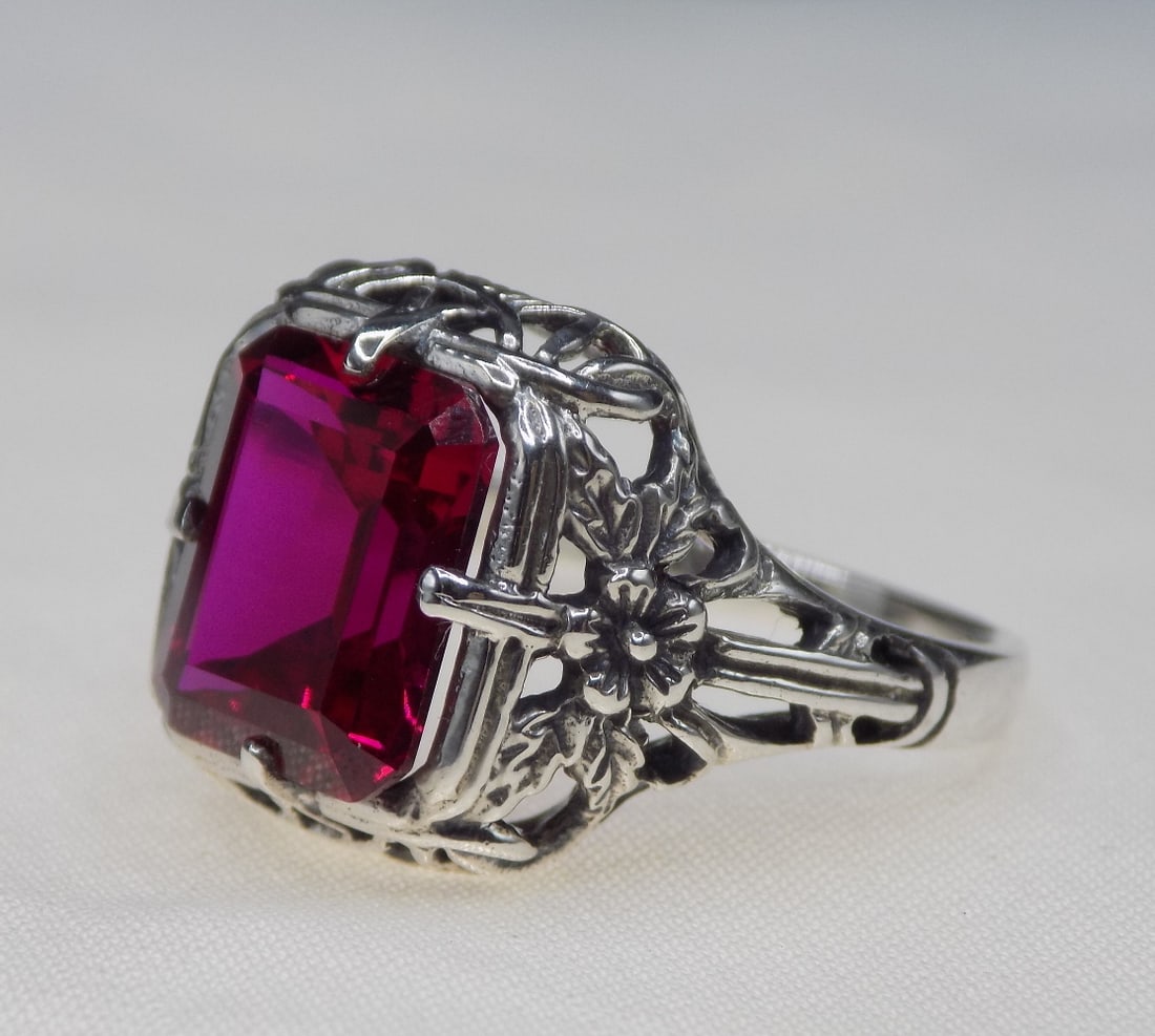 Beautiful 6 ct ruby sterling silver ring. Lab created ruby - 3