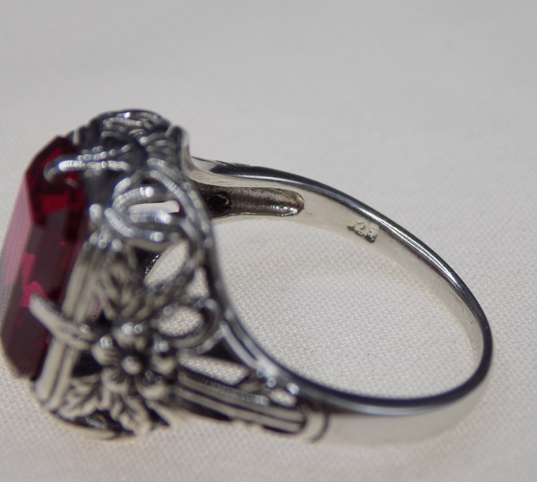 Beautiful 6 ct ruby sterling silver ring. Lab created ruby - 5