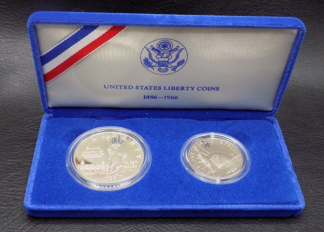 Proof U.S. Mint Statue of Liberty Coin set is from 1986 (1 of 8)