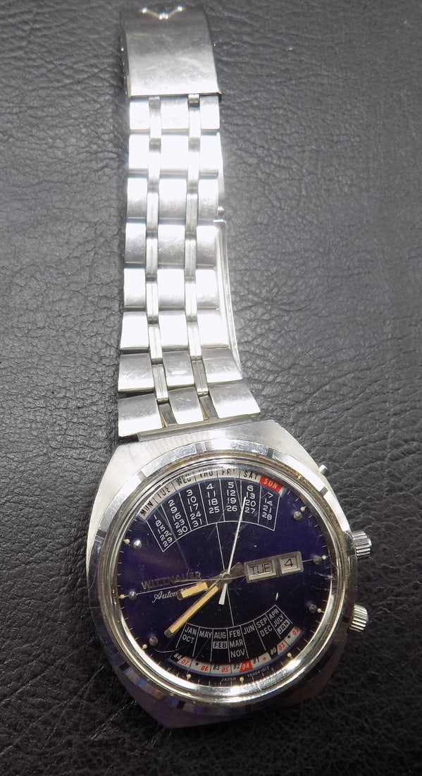 Fine Wittnauer 2000 perpetual calendar wrist watch (1 of 3)