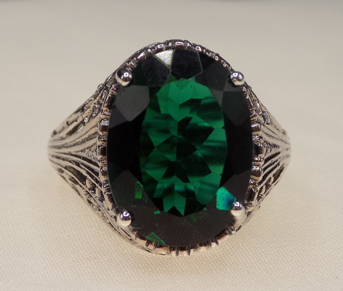 Beautiful 12 ct emerald sterling silver ring (1 of 5)