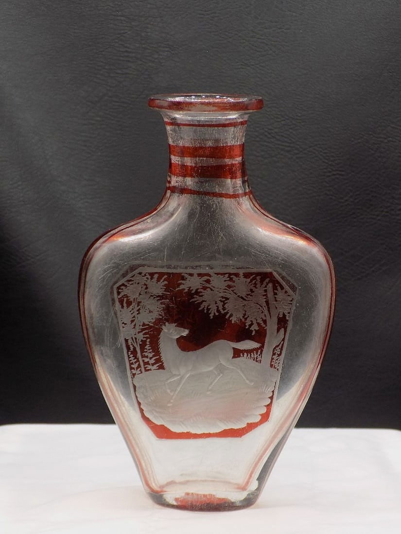 Very fine antique cameo cut glass bottle with horse and dog: Very fine antique cameo cut glass bottle with horse and dog. An unusual example of Moser. Beautiful colors. In very good original as found condition. Great quality and detail. 6 1/8 tall x 3 ¾ wi